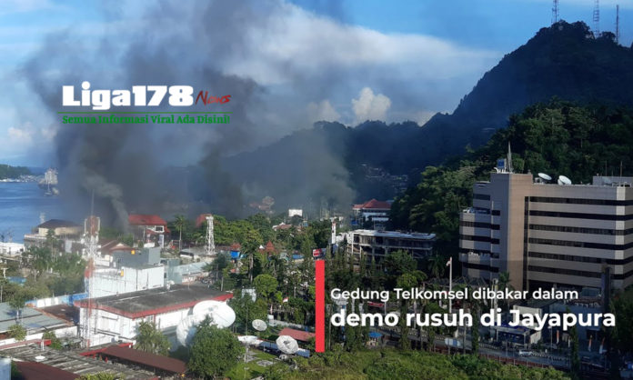 Massa di Jayapura Marah Internet Diblokir, Telkom Dibakar Jayapura, Kantor Telkom, blokir, Liga178 News