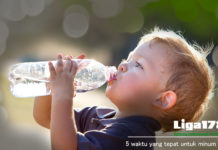 5 waktu yang tepat untuk minum air putih