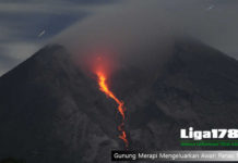 Gunung Merapi Mengeluarkan Awan Panas 1,2 Km