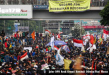 Jalur DPR Arah Grogol Kembali Dibuka Usai Massa Bubar Slipi, Demo RUU, Gedung DPR, Liga178 News