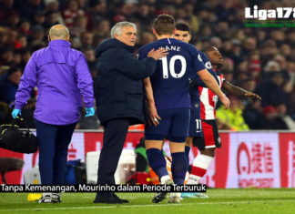 6 Laga Tanpa Kemenangan, Mourinho dalam Periode Terburuk 6 Laga Tanpa Kemenangan, Mourinho dalam Periode Terburuk